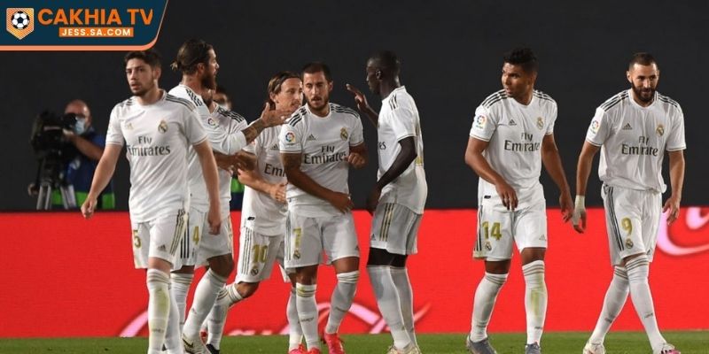 Hé Lộ Top 6 Trận Đấu Bóng Đá Ngắn Nhất Lịch Sử Thế Giới 2 Bảy phút lịch sử tạo nên trận đấu bóng đá ngắn nhất Bernabéu