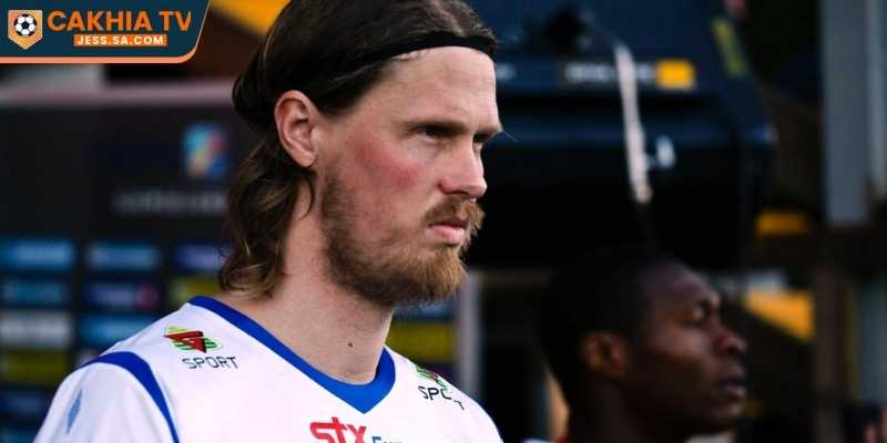 Top Cầu Thủ Cao Nhất Thế Giới - Lợi Thế Thể Hình Trong Bóng Đá 3 Tiền đạo người Na Uy có chiều cao lên đến 2,03m