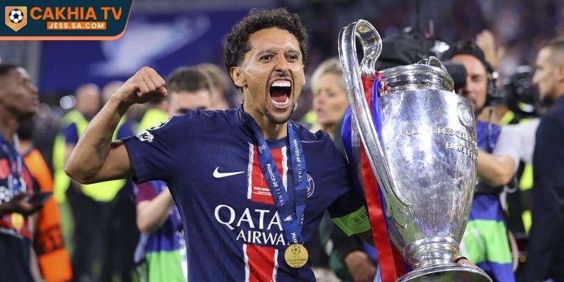 7 Trung Vệ Hay Nhất Thế Giới - Biểu Tượng Thép Hàng Phòng Ngự 2 Marquinhos là thủ lĩnh lâu năm tại Paris Saint-Germain