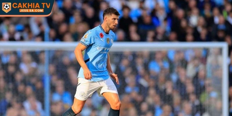 7 Hậu Vệ Hay Nhất Thế Giới - Đẳng Cấp Làm Nên Khác Biệt 1 Rúben Dias là hậu vệ có khả năng đọc tình huống chính xác